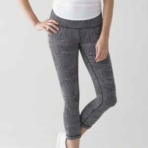 Lululemon Wunder Under Crop High-Rise Maze Jacquard Black White Leggings Size 2